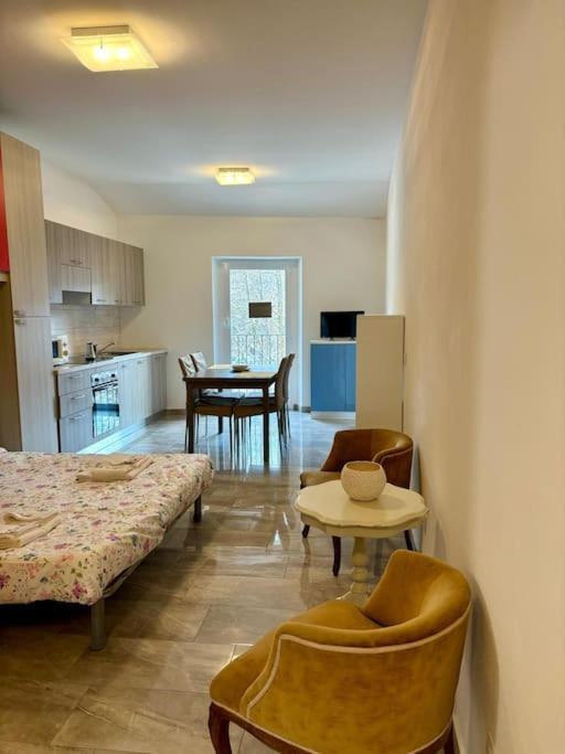Loft In Fiera Appartement Varzi Buitenkant foto